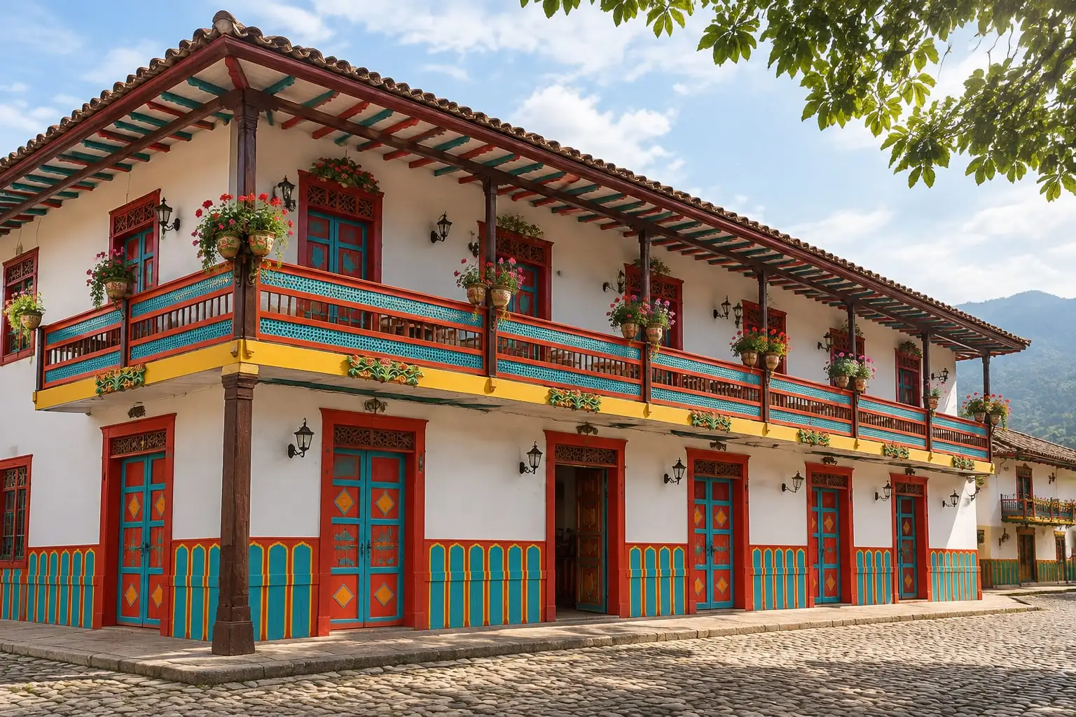 Casa colonial con balcones y puertas pintadas de colores